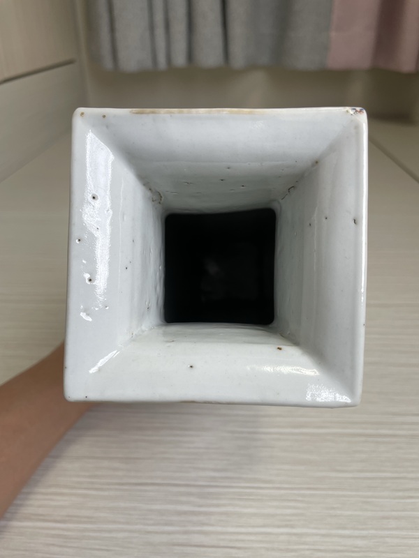 古玩陶瓷清咸豐同治 五彩人物故事紋獸耳銜環四方瓶拍賣,當前價格13000元
