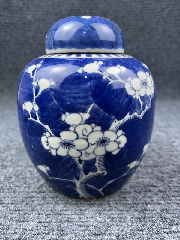 古玩陶瓷青花留白冰梅紋蓋罐拍賣,當前價格1688元