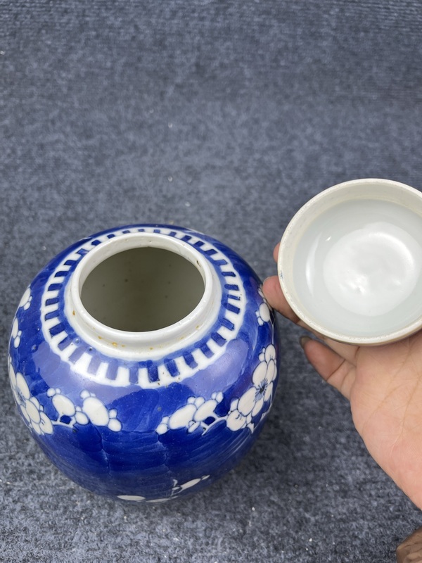 古玩陶瓷青花留白冰梅紋蓋罐拍賣,當前價格1688元