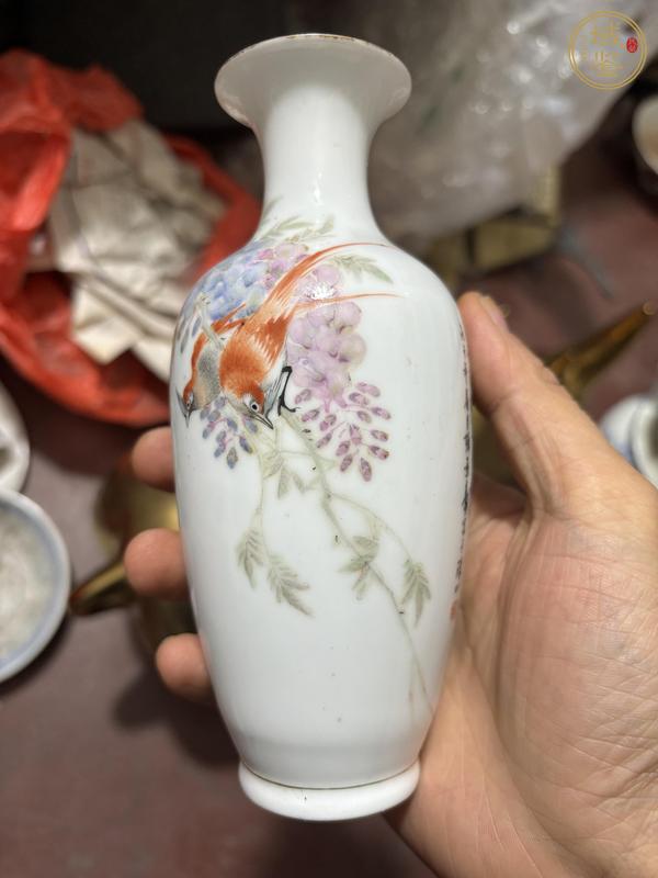 古玩陶瓷粉彩花鳥紋薄胎觀音瓶真品鑒賞圖