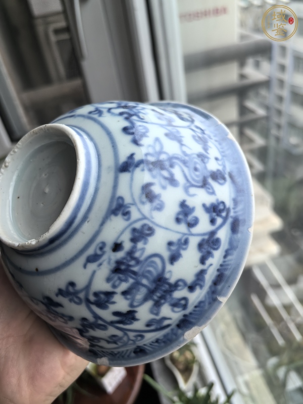 古玩陶瓷青花荷蓮八寶紋茶碗真品鑒賞圖