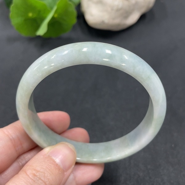 古玩玉器143天然翡翠正圈手鐲 58.4圈口拍賣,當(dāng)前價(jià)格180元