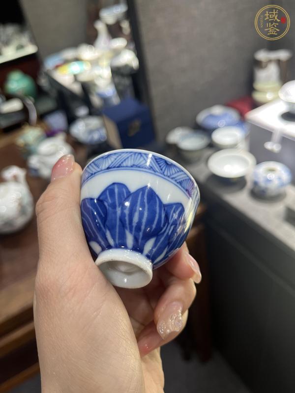 古玩陶瓷日本江戶青花花卉紋雞心杯真品鑒賞圖