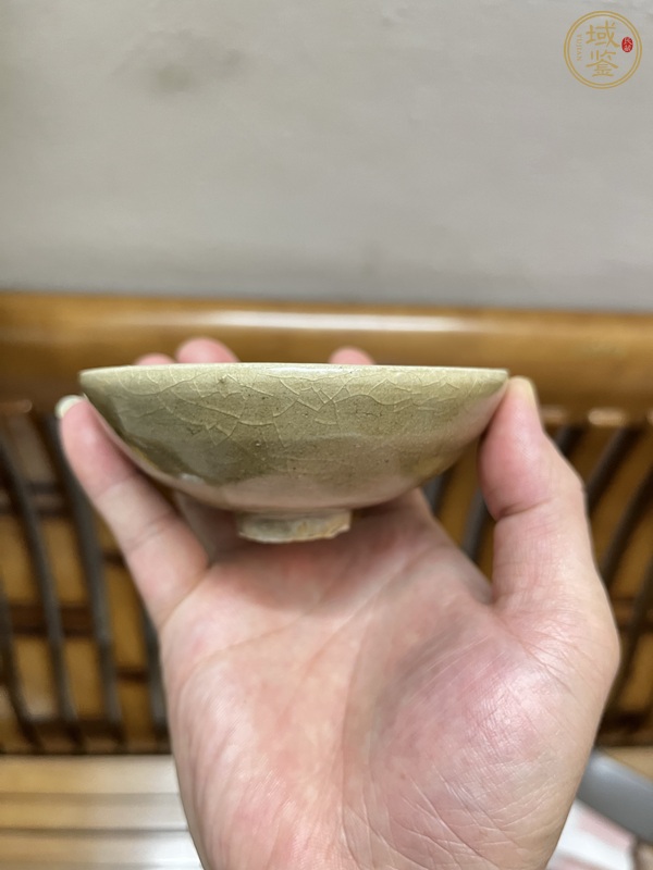 古玩陶瓷龍泉青瓷茶碗真品鑒賞圖