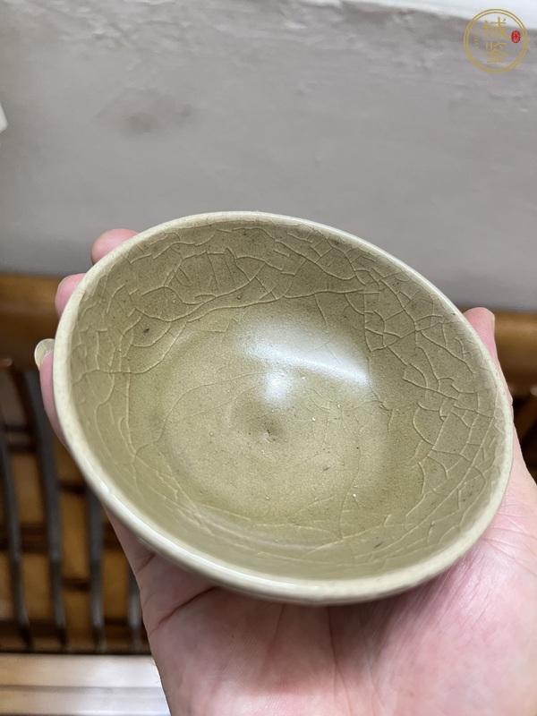 古玩陶瓷龍泉青瓷茶碗真品鑒賞圖