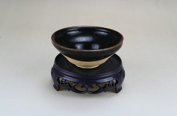 古玩陶瓷精品:宋代吉州窯黑釉茶盞（經(jīng)典茶器）拍賣，當(dāng)前價(jià)格175元