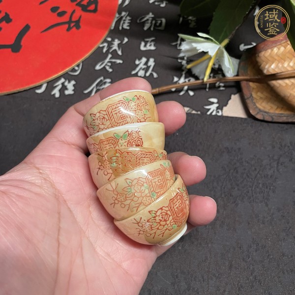 古玩陶瓷創(chuàng)匯期 印花小酒盅真品鑒賞圖