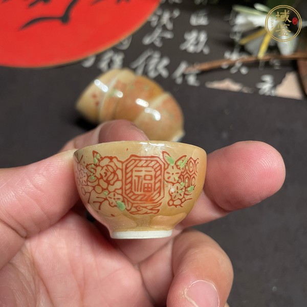 古玩陶瓷創(chuàng)匯期 印花小酒盅真品鑒賞圖