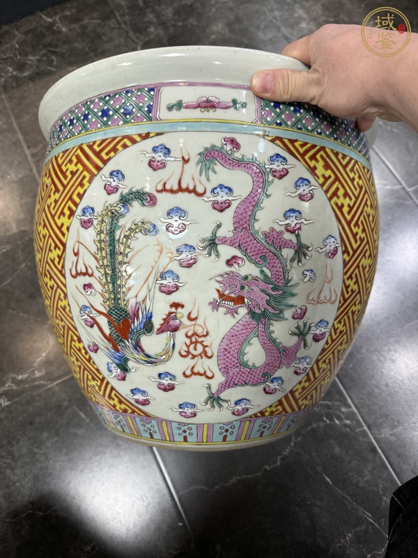 古玩龍鳳紋粉彩缸真品鑒賞圖