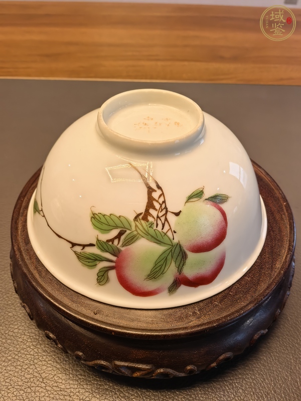 古玩陶瓷粉彩壽桃詩(shī)文茶碗真品鑒賞圖