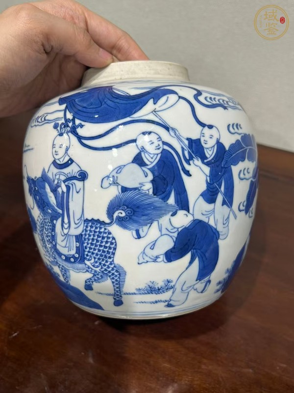 古玩陶瓷清光緒青花麒麟送子圖罐真品鑒賞圖