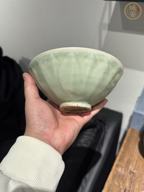 古玩陶瓷龍泉窯蓮瓣碗真品鑒賞圖