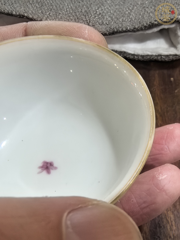 古玩陶瓷粉彩杯真品鑒賞圖