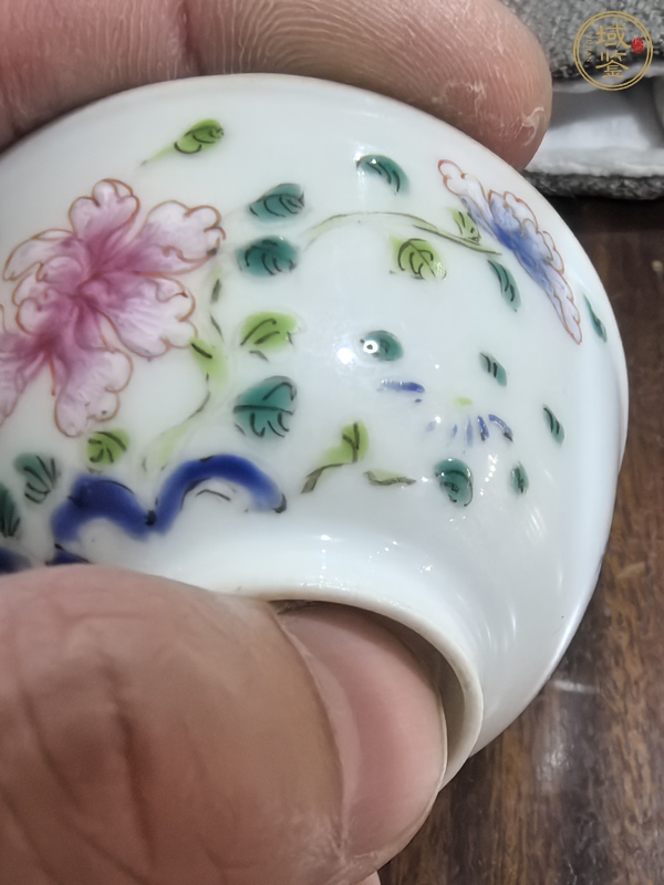 古玩陶瓷粉彩杯真品鑒賞圖