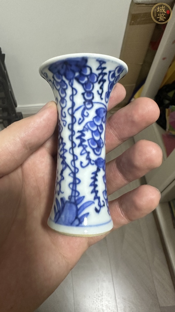 古玩葡萄紋青花束腰花觚真品鑒賞圖