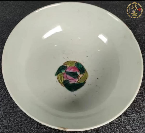 古玩陶瓷花卉紋粉彩碗真品鑒賞圖