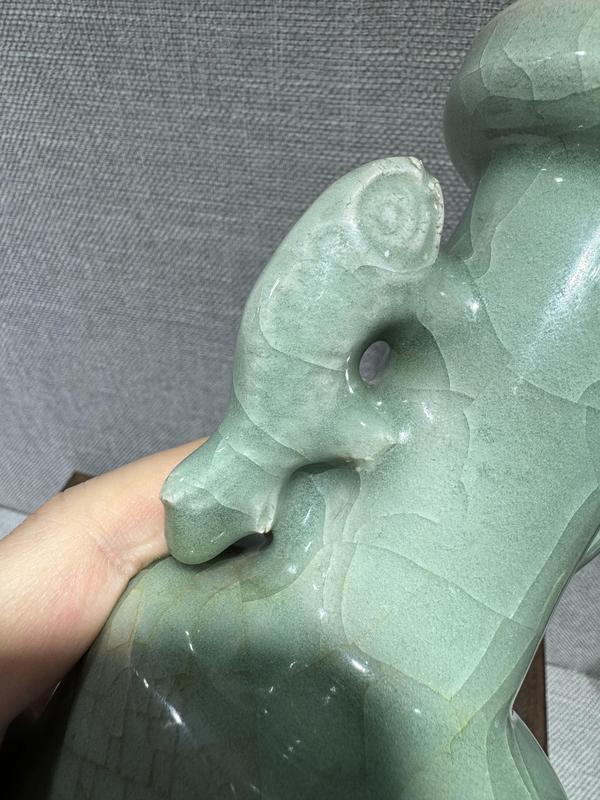 古玩陶瓷龍泉窯雙魚耳瓶拍賣,當前價格45000元