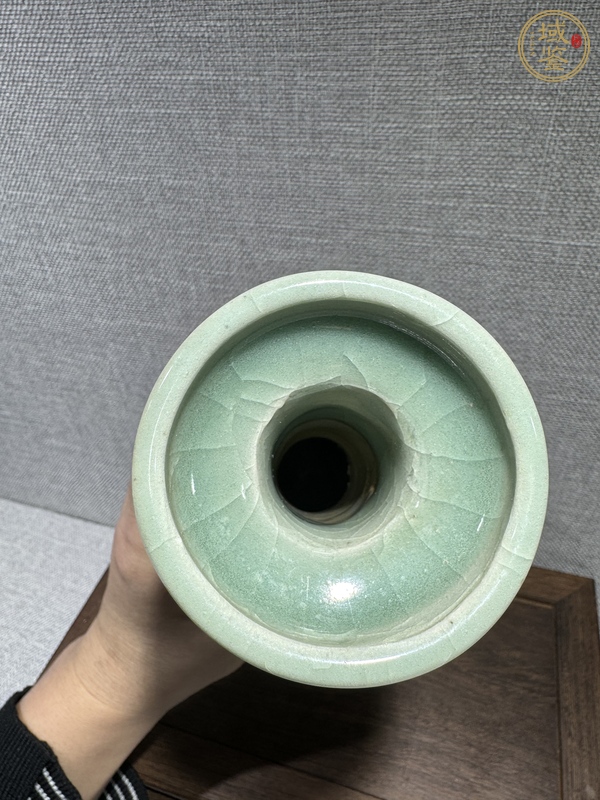 古玩龍泉窯雙魚耳瓶真品鑒賞圖