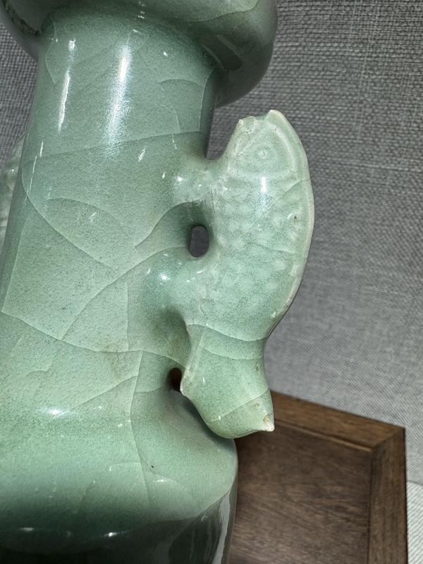 古玩陶瓷龍泉窯雙魚耳瓶拍賣,當前價格45000元