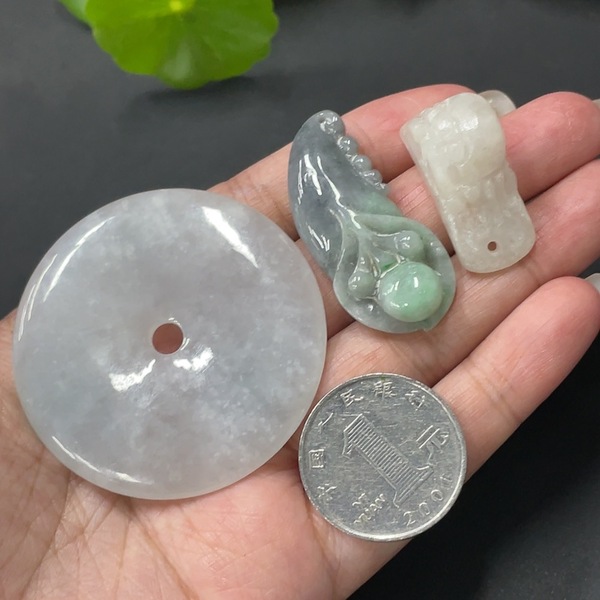 古玩玉器153天然翡翠掛墜一組3件一手走拍賣,當(dāng)前價(jià)格290元