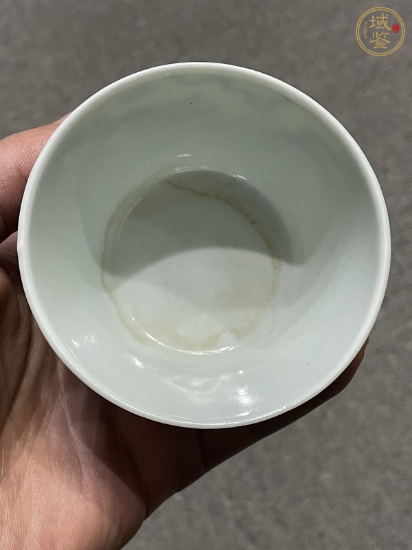 古玩陶瓷青花趕珠龍紋杯真品鑒賞圖