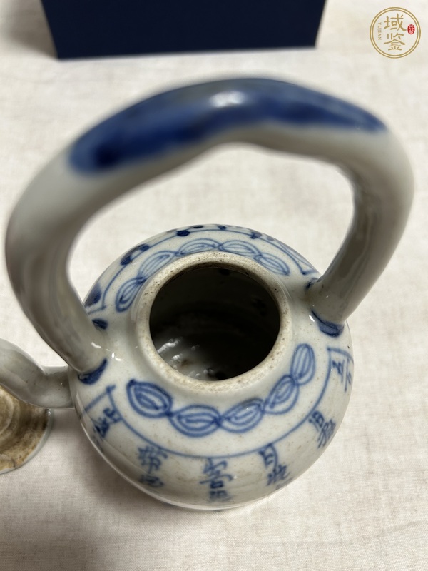 古玩陶瓷青花提梁壺真品鑒賞圖