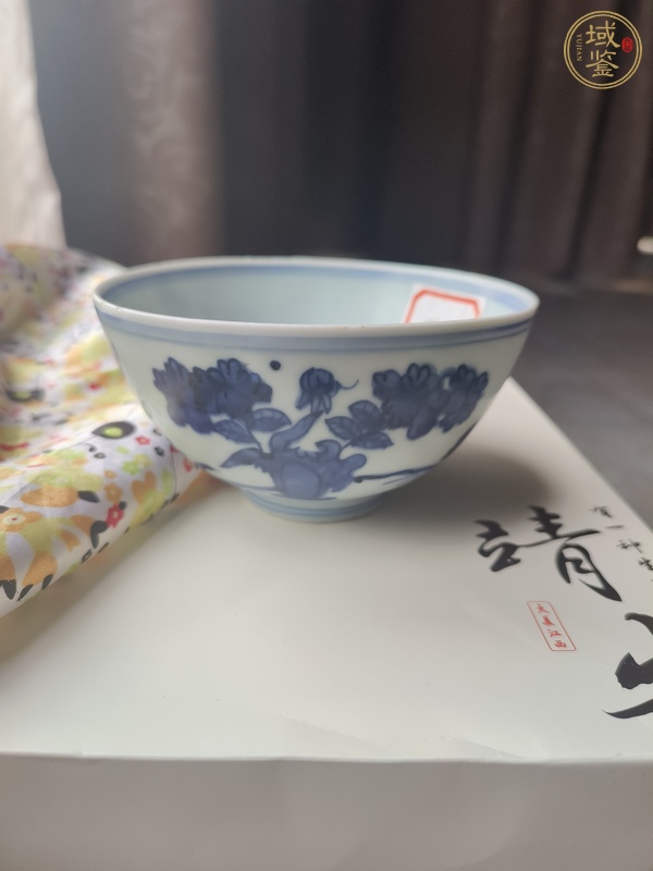 古玩陶瓷青花花卉紋碗真品鑒賞圖