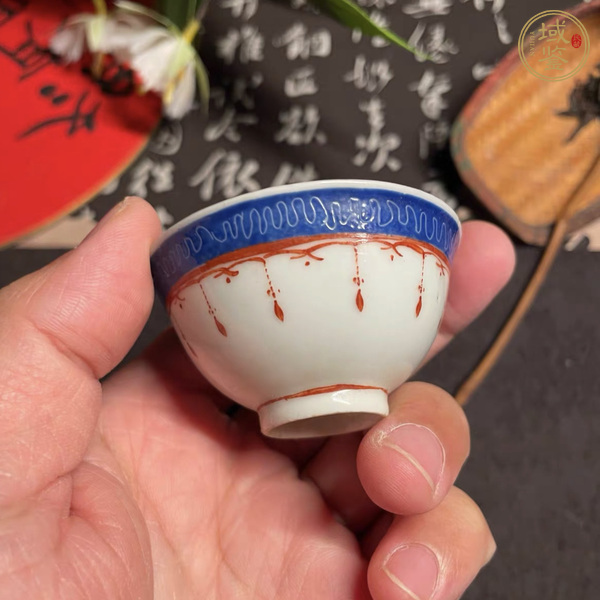 古玩陶瓷粉彩瓔珞紋茶杯真品鑒賞圖