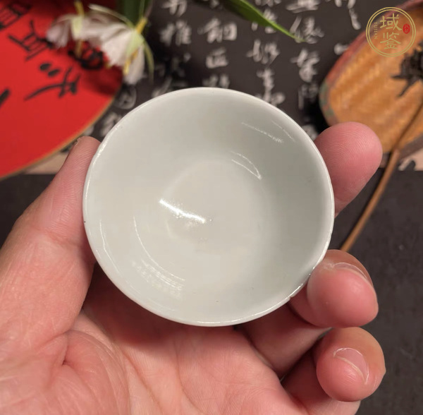 古玩陶瓷粉彩瓔珞紋茶杯真品鑒賞圖