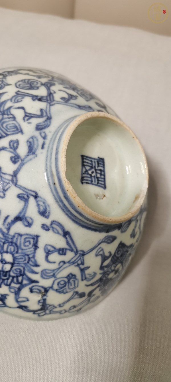 古玩陶瓷花卉紋青花碗真品鑒賞圖