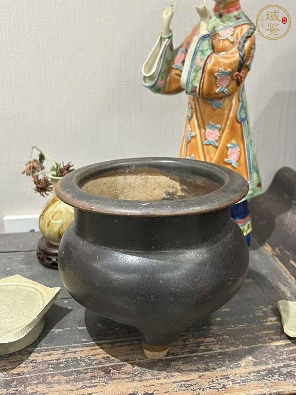 古玩陶瓷贛州窯褐釉鬲式爐真品鑒賞圖