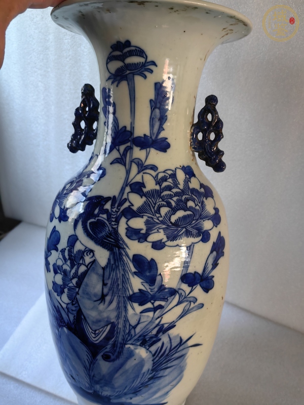 古玩陶瓷花鳥紋青花瓶真品鑒賞圖