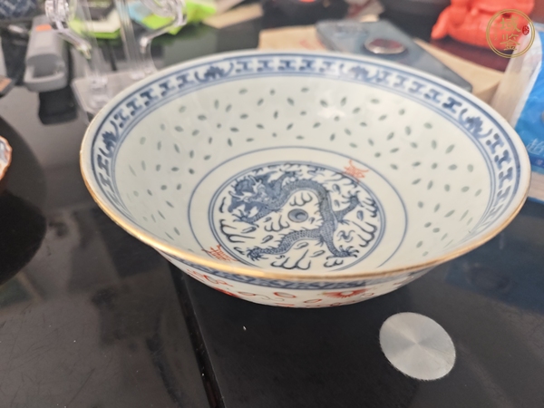 古玩陶瓷青花加彩玲瓏瓷碗真品鑒賞圖