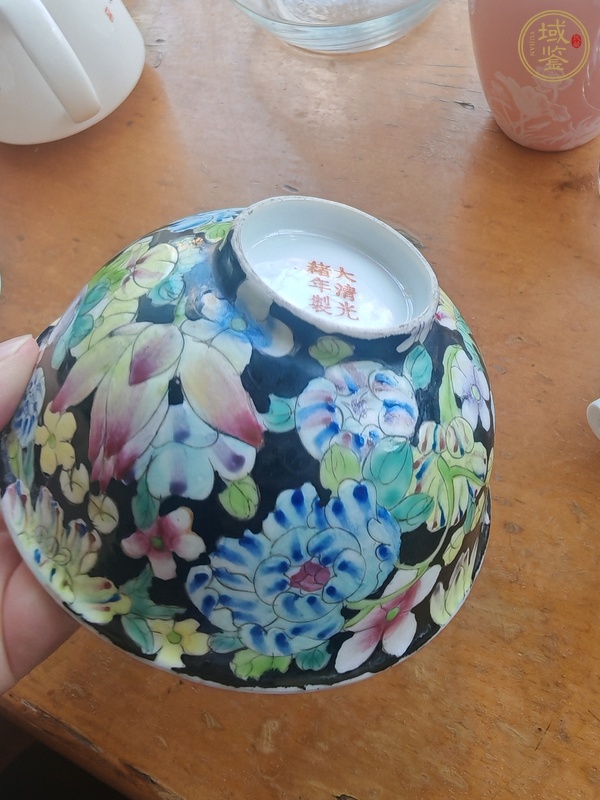 古玩陶瓷百花不落地粉彩碗真品鑒賞圖