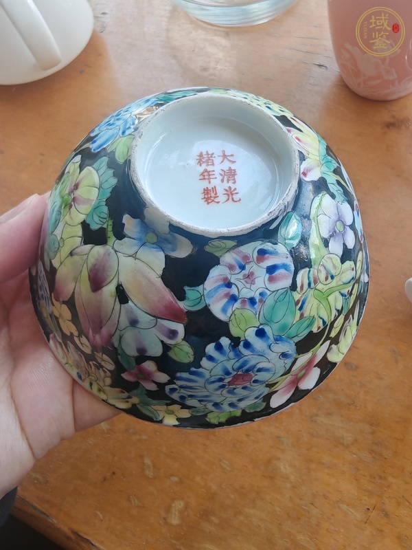 古玩陶瓷百花不落地粉彩碗真品鑒賞圖