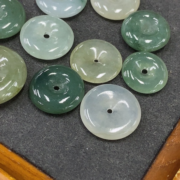 古玩玉器178天然翡翠平安扣一手走拍賣,當前價格290元