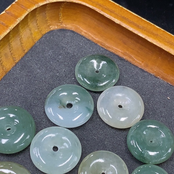 古玩玉器178天然翡翠平安扣一手走拍賣,當前價格290元