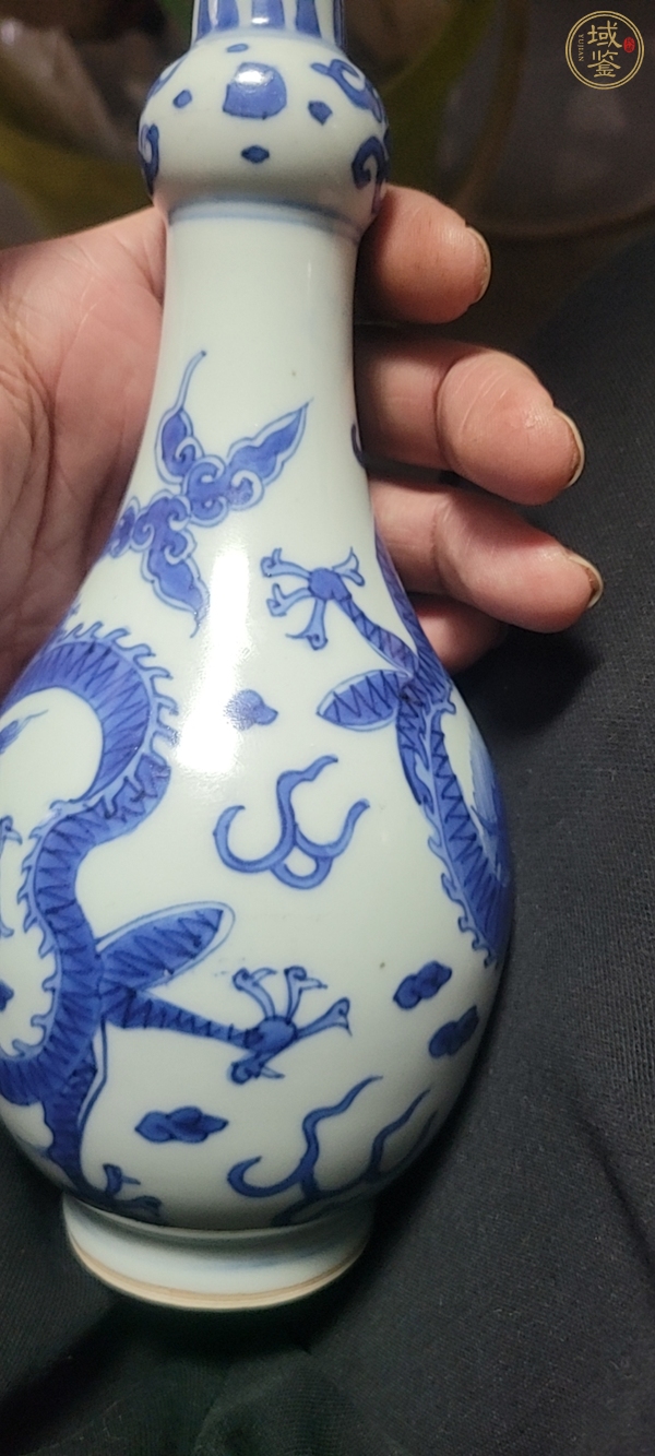 古玩陶瓷龍紋青花瓶真品鑒賞圖