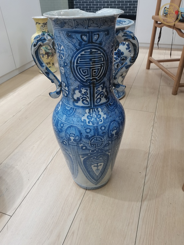 古玩陶瓷青花瓶真品鑒賞圖