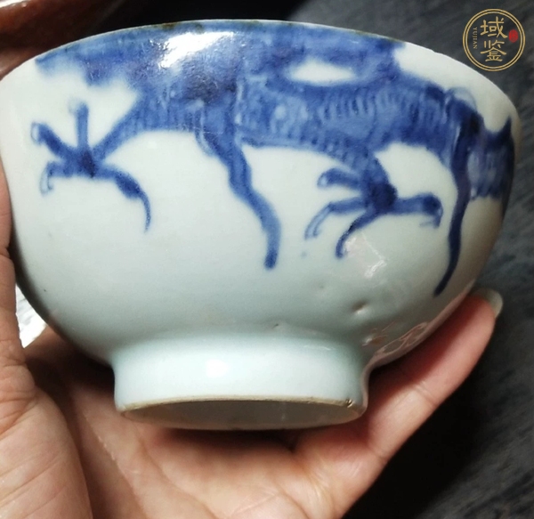 古玩陶瓷青花過墻龍紋茶碗真品鑒賞圖