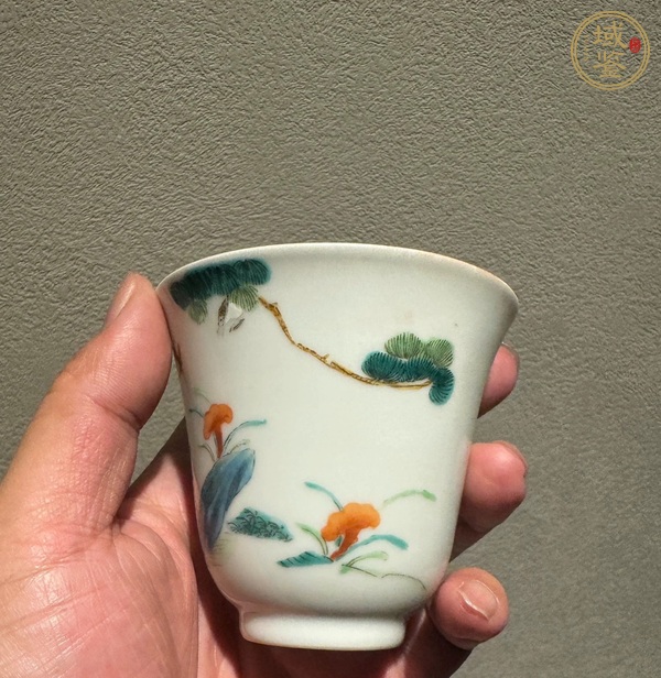 古玩陶瓷喜鹿蜂猴粉彩杯真品鑒賞圖