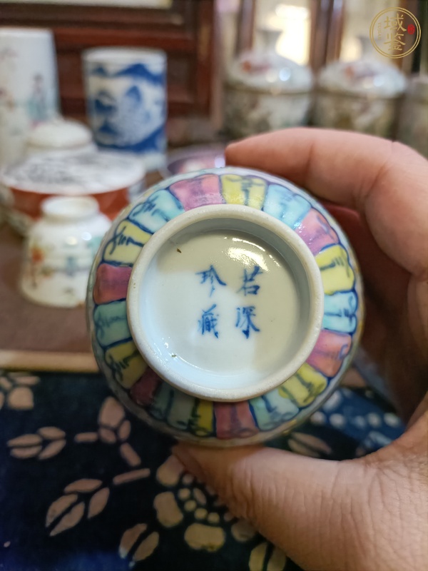 古玩陶瓷青花加彩纏枝花卉紋仰鐘杯真品鑒賞圖