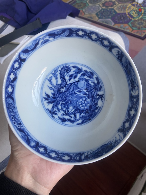 古玩陶瓷花間龍紋青花碗真品鑒賞圖