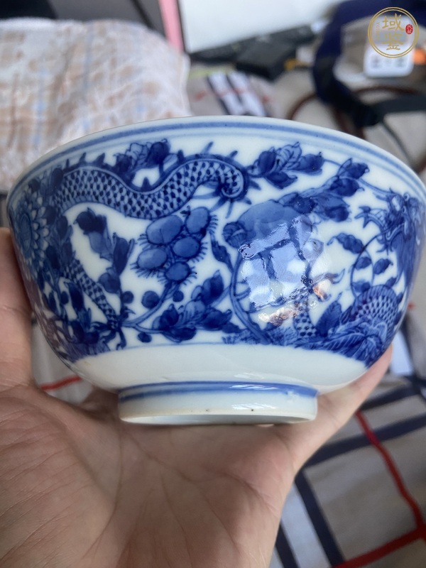 古玩陶瓷花間龍紋青花碗真品鑒賞圖