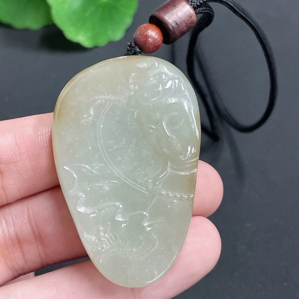 古玩轉(zhuǎn)賣184天然和田玉觀音掛件 含繩重31.25g拍賣,當(dāng)前價(jià)格4000元