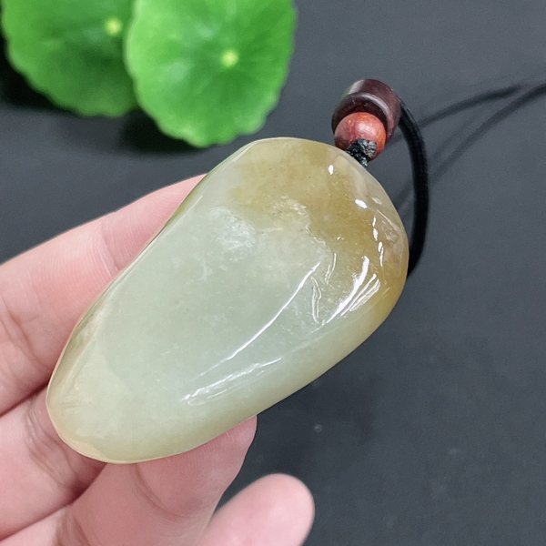 古玩玉器184天然和田玉觀音掛件 含繩重31.25g拍賣,當前價格260元