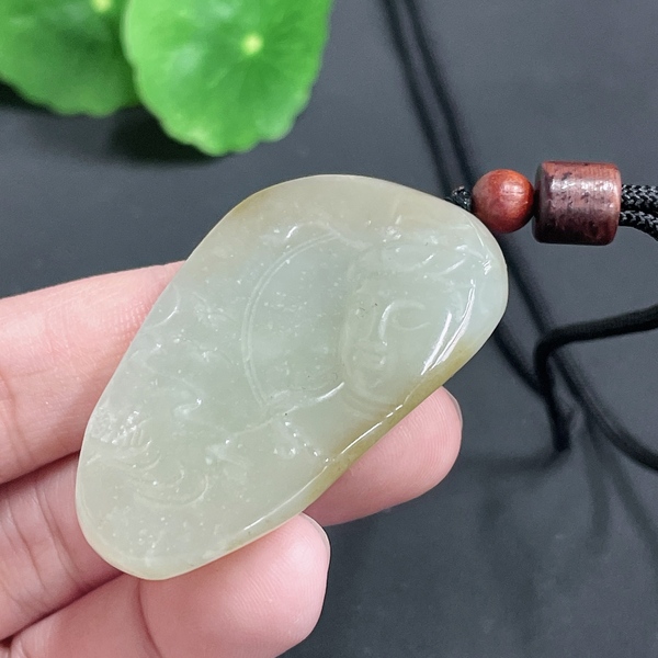 古玩玉器184天然和田玉觀音掛件 含繩重31.25g拍賣,當前價格260元