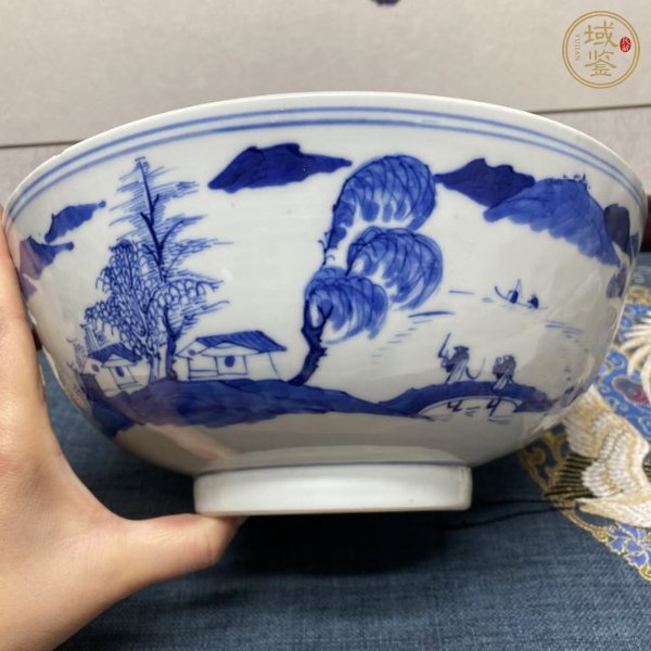 古玩陶瓷樓臺亭閣山水紋青花碗真品鑒賞圖