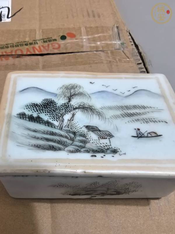 古玩陶瓷山水紋蓋盒真品鑒賞圖