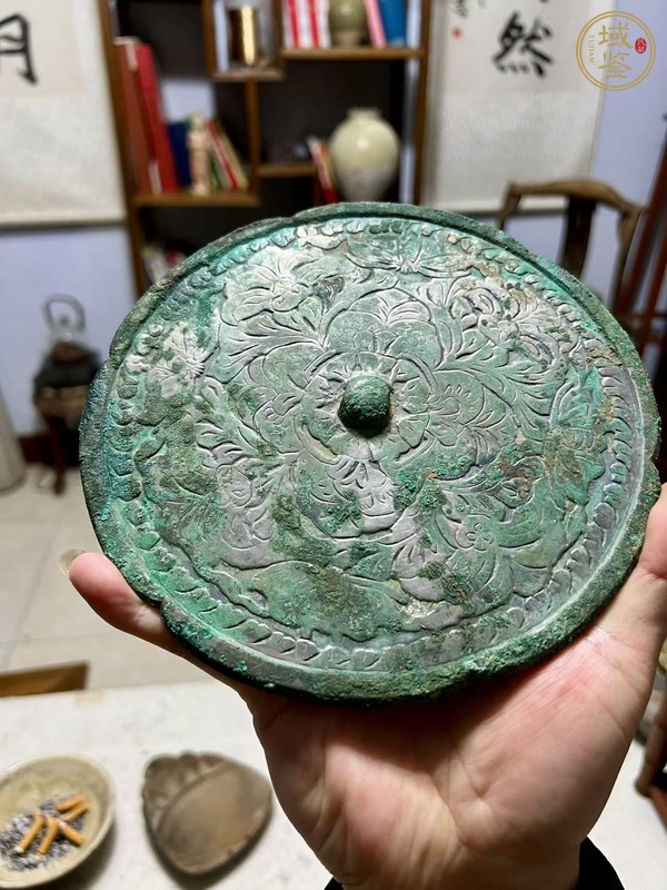 古玩銅器唐·蝴蝶戀花鏡真品鑒賞圖